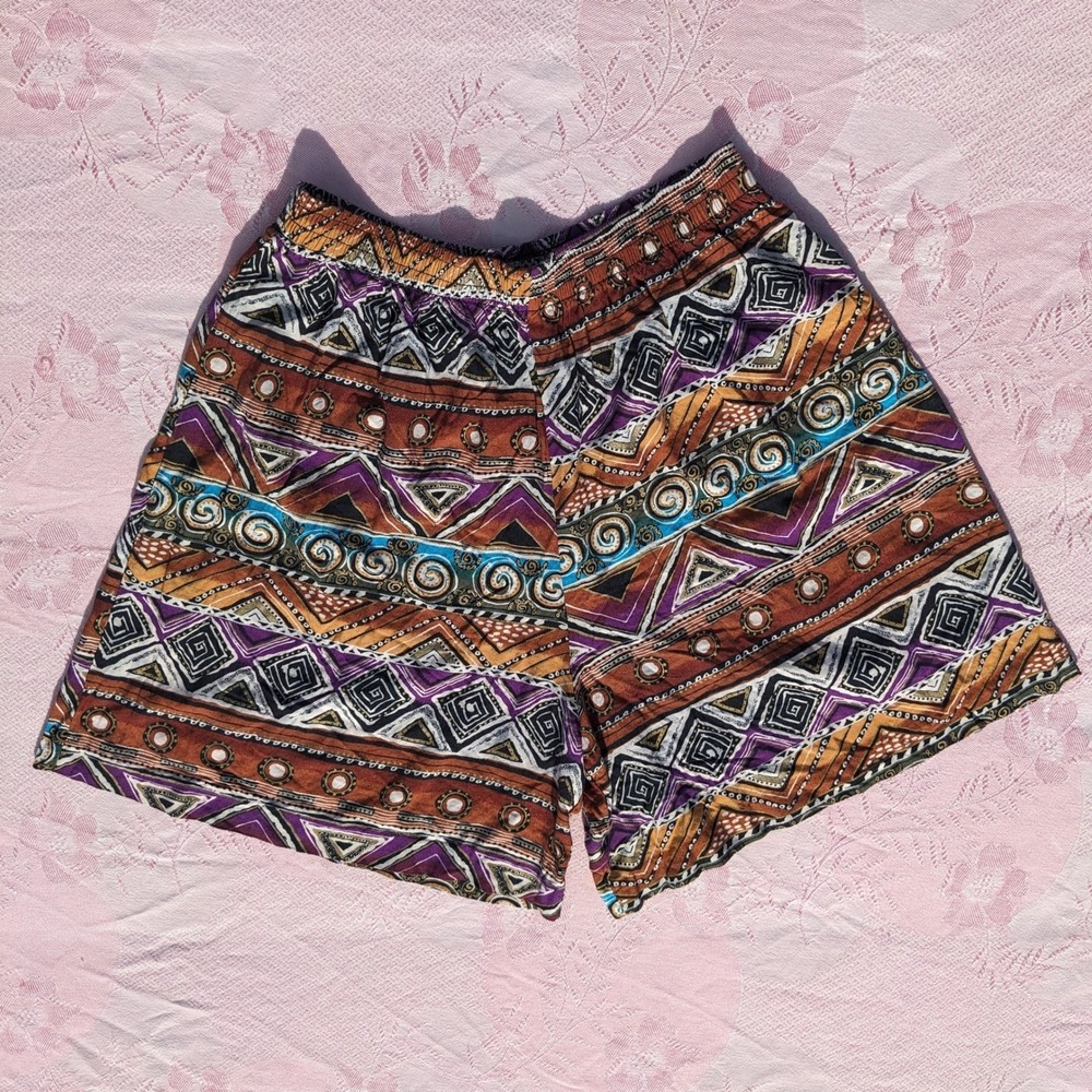Vintage 90s Rayon Geometric Shorts M Gold Detail Boho Hippie Wide Leg Festival - Picture 11 of 11